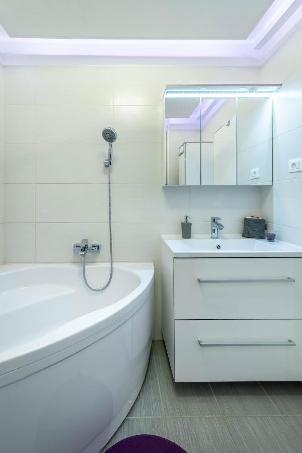 Apartment Jan 2+2 With Balcony بولا المظهر الخارجي الصورة